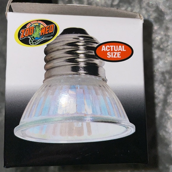 Bundle of 3 Halogen Heat Lamps for Reptiles - 35 Watt. Chewy sent me wrong items - Picture 3 of 5
